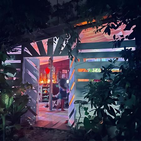 Aya Ni Hotel Pucallpa Buitenkant foto
