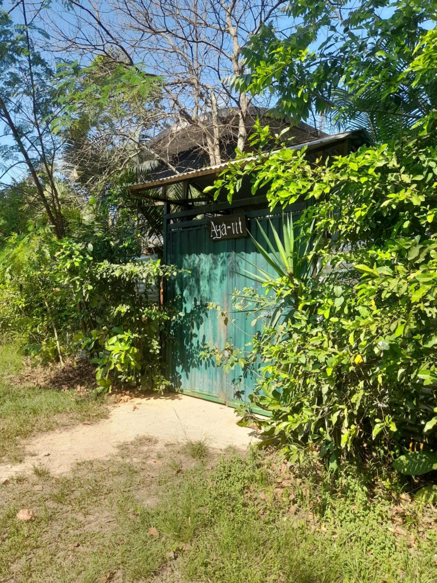 Aya Ni Hotel Pucallpa Buitenkant foto