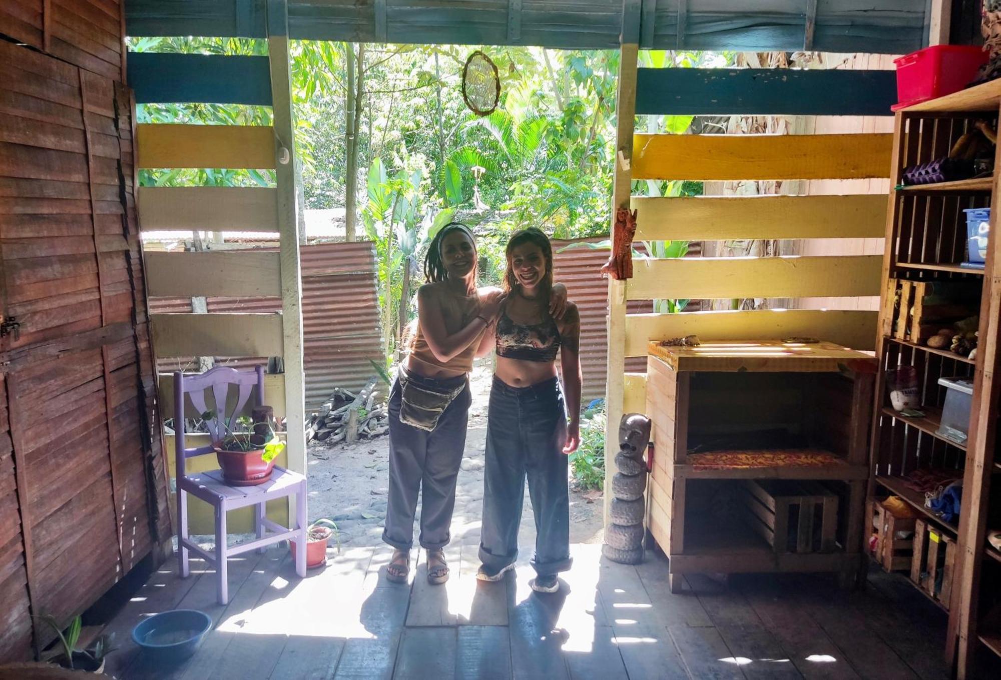 Aya Ni Hotel Pucallpa Buitenkant foto