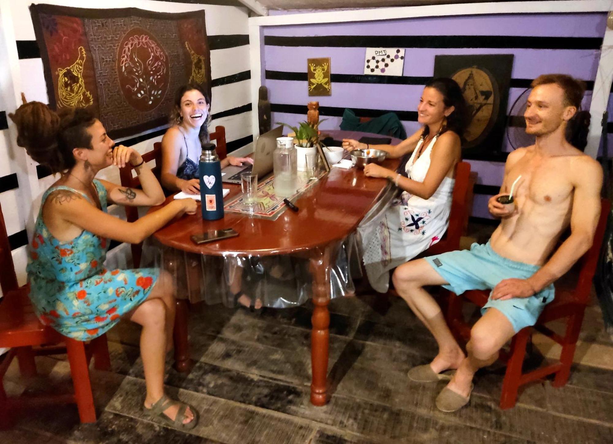 Aya Ni Hotel Pucallpa Buitenkant foto