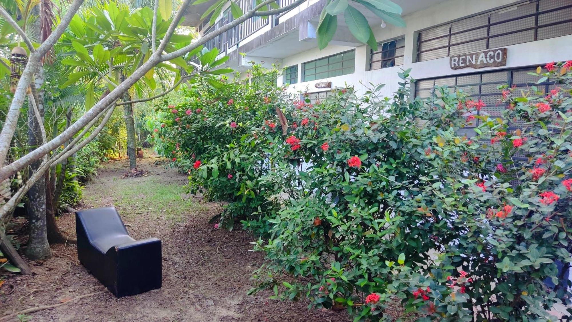 Aya Ni Hotel Pucallpa Buitenkant foto