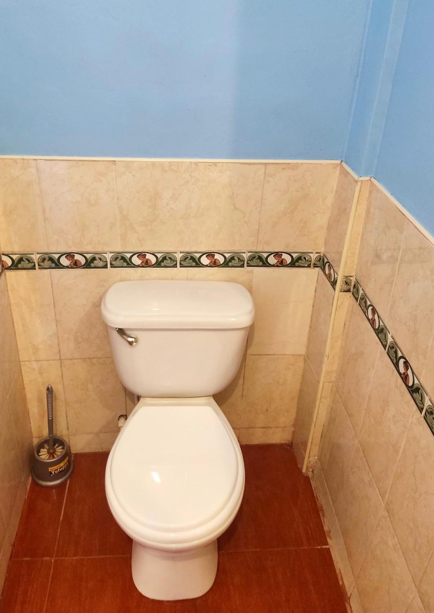Aya Ni Hotel Pucallpa Buitenkant foto