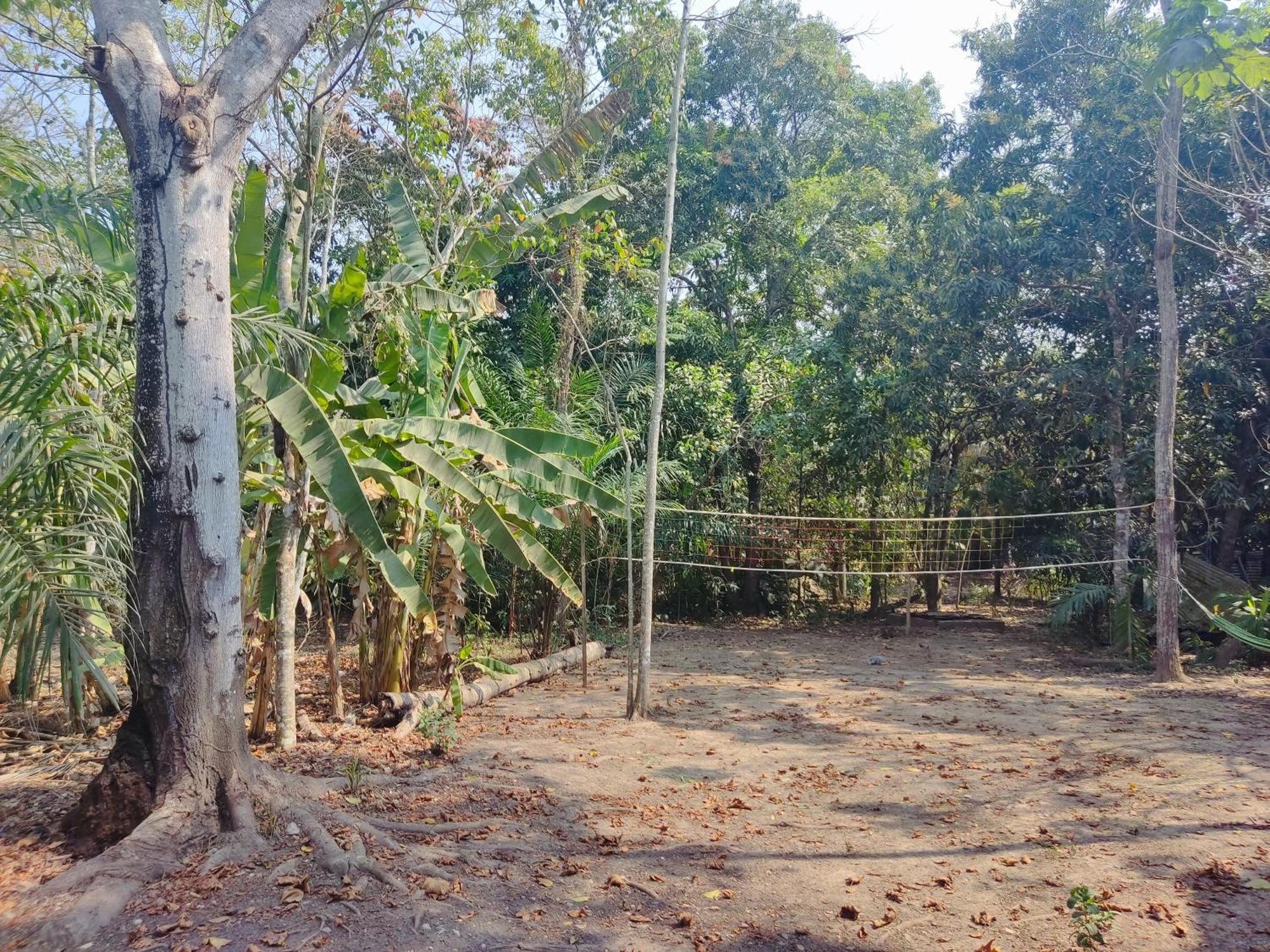 Aya Ni Hotel Pucallpa Buitenkant foto